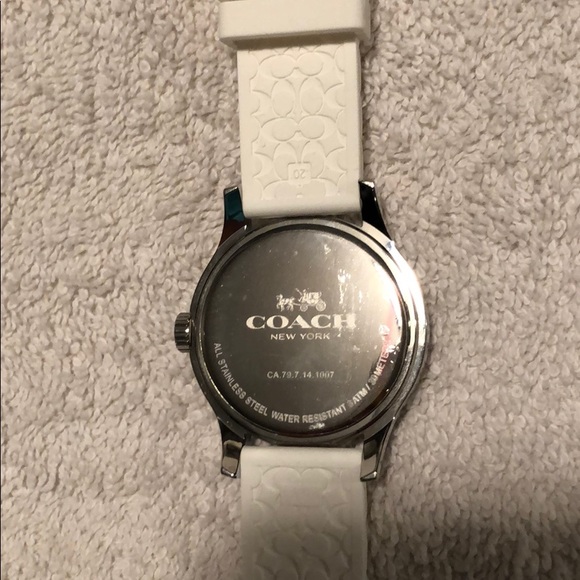 Coach Watch. Needs new batteries - Picture 3 of 3